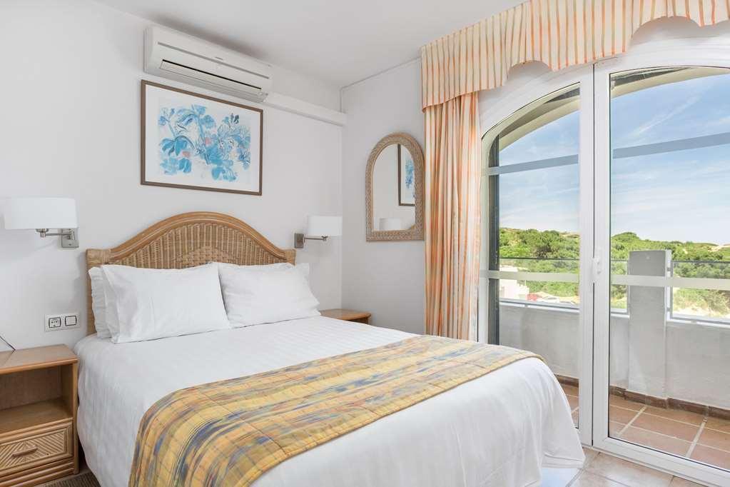 White Sands Beach Club Arenal d'en Castell Rum bild